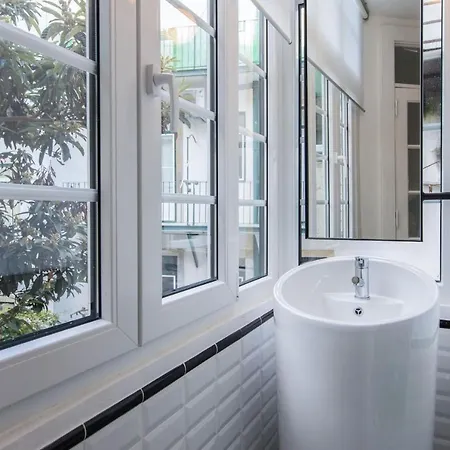 Lovelystay - Stylish Mouraria Flat Lisbon