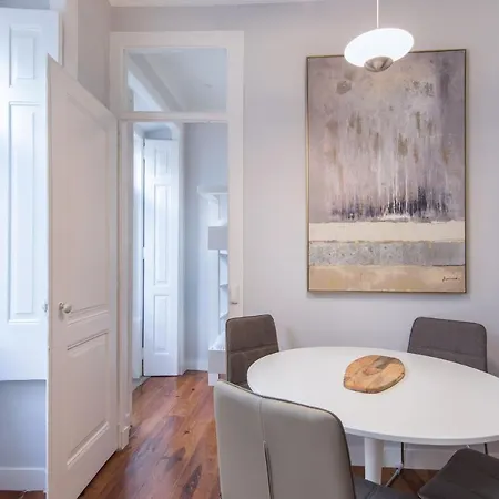 Lovelystay - Stylish Mouraria Flat Lisbon