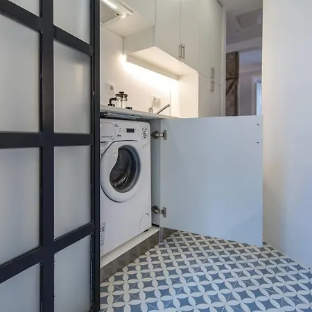 Lovelystay - Stylish Mouraria Flat Apartment