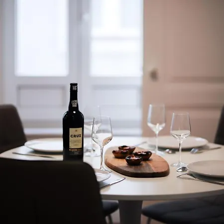 Apartment Lovelystay - Stylish Mouraria Flat
