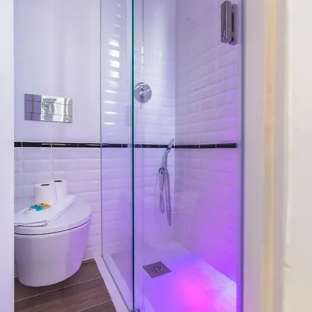 Lovelystay - Stylish Mouraria Flat *