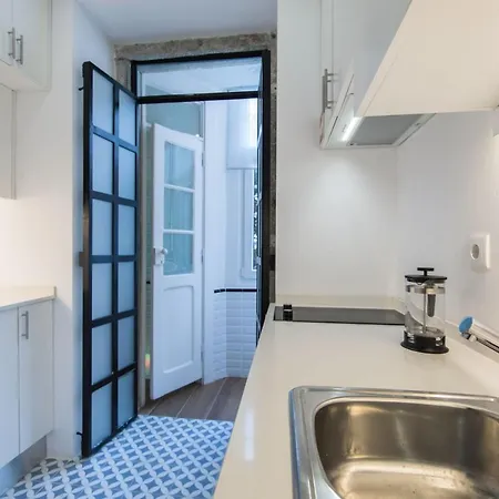 Lovelystay - Stylish Mouraria Flat Lisboa