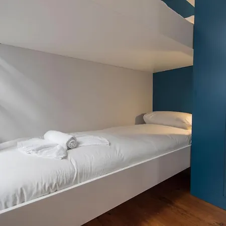 Lovelystay - Stylish Mouraria Flat *